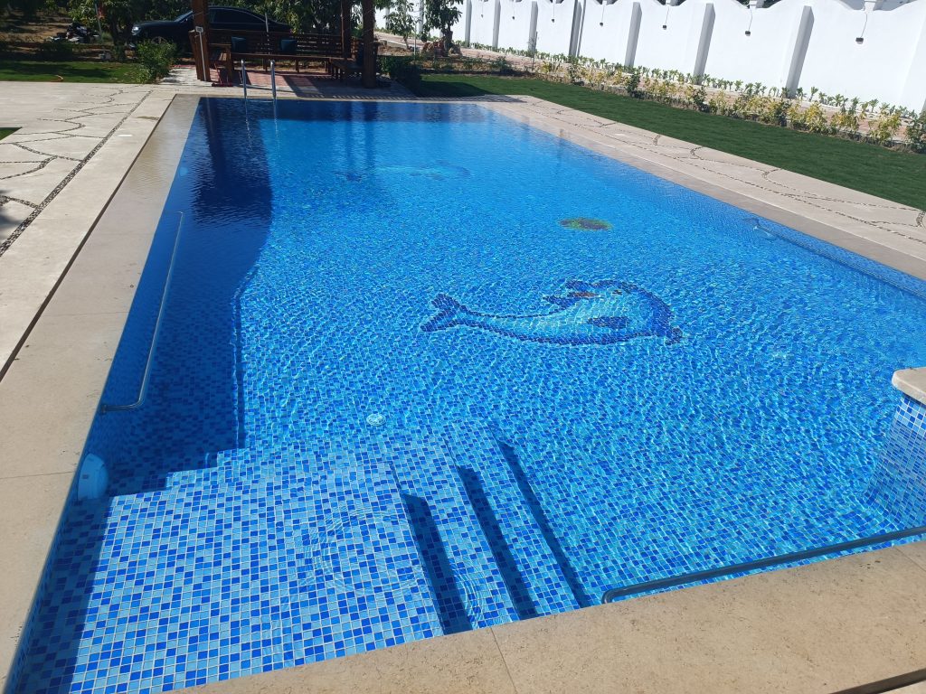 بناء حمامات السباحة